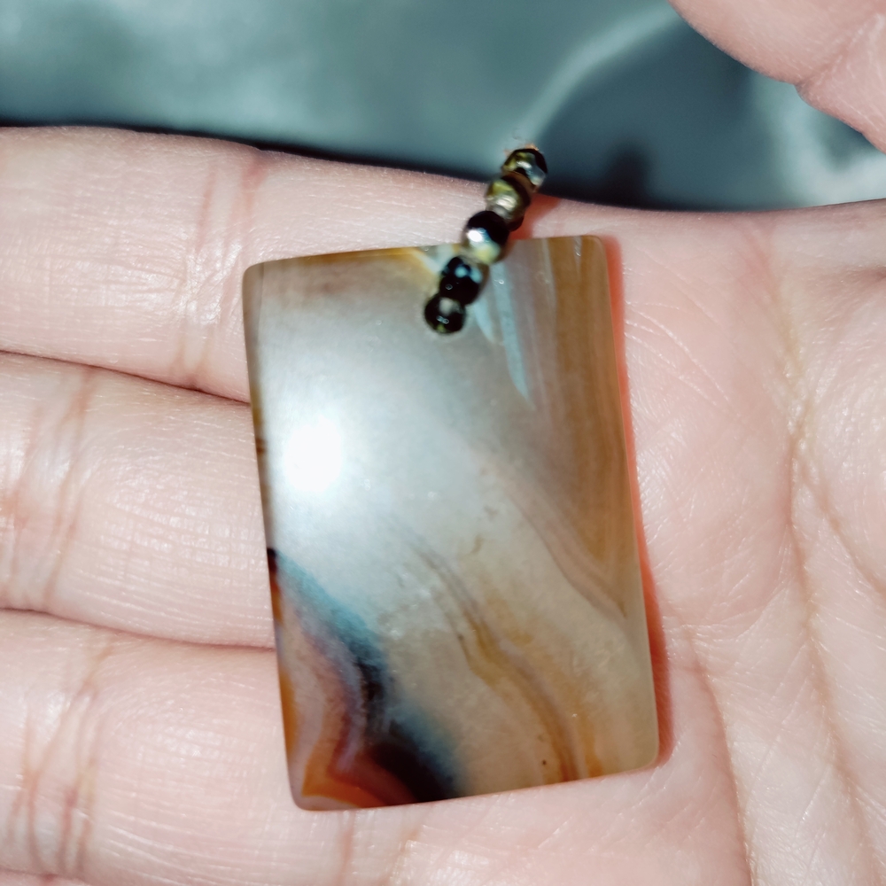 Elegant Brown Pendant Necklace